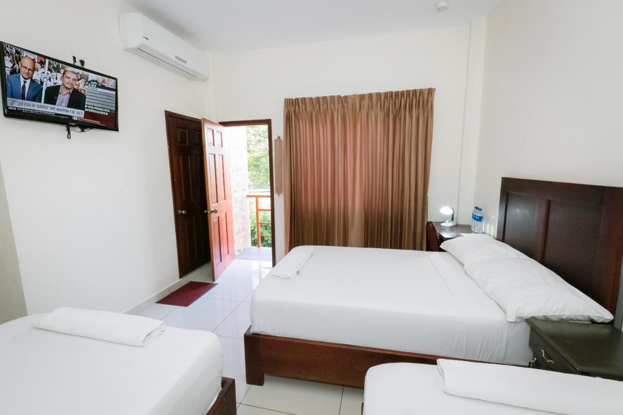 Hotel Mediterraneo Inn Santa Rosa de Lima Exteriér fotografie
