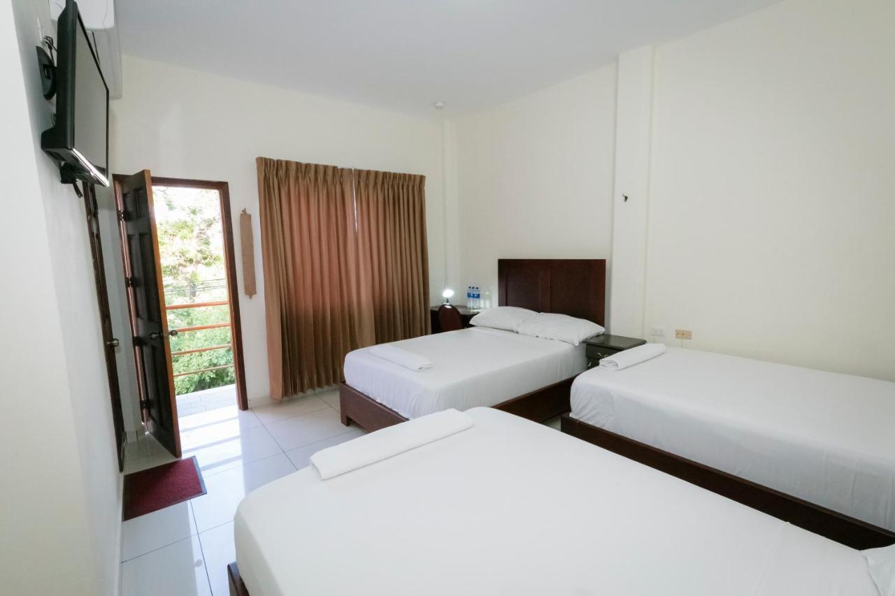 Hotel Mediterraneo Inn Santa Rosa de Lima Exteriér fotografie