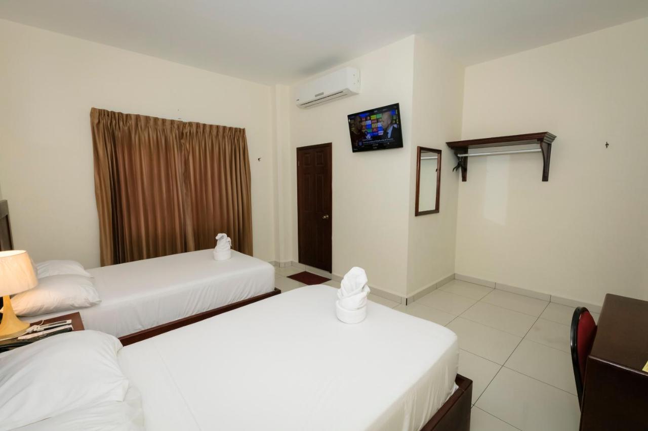 Hotel Mediterraneo Inn Santa Rosa de Lima Exteriér fotografie