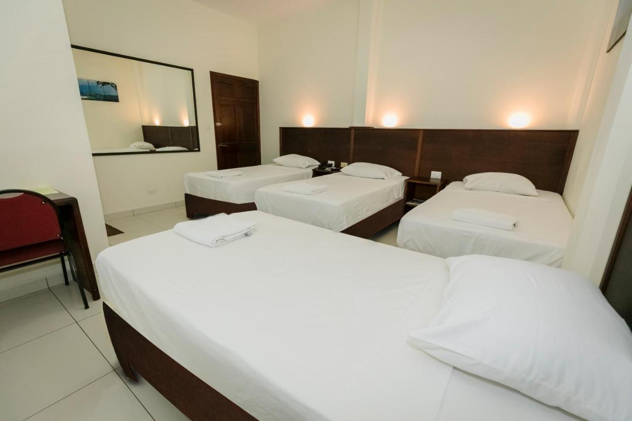 Hotel Mediterraneo Inn Santa Rosa de Lima Exteriér fotografie