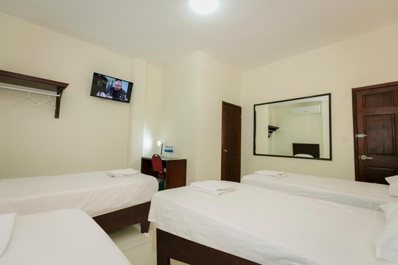 Hotel Mediterraneo Inn Santa Rosa de Lima Exteriér fotografie