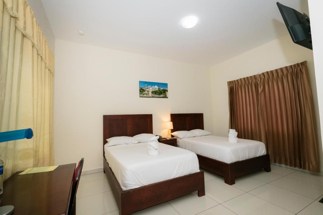 Hotel Mediterraneo Inn Santa Rosa de Lima Exteriér fotografie