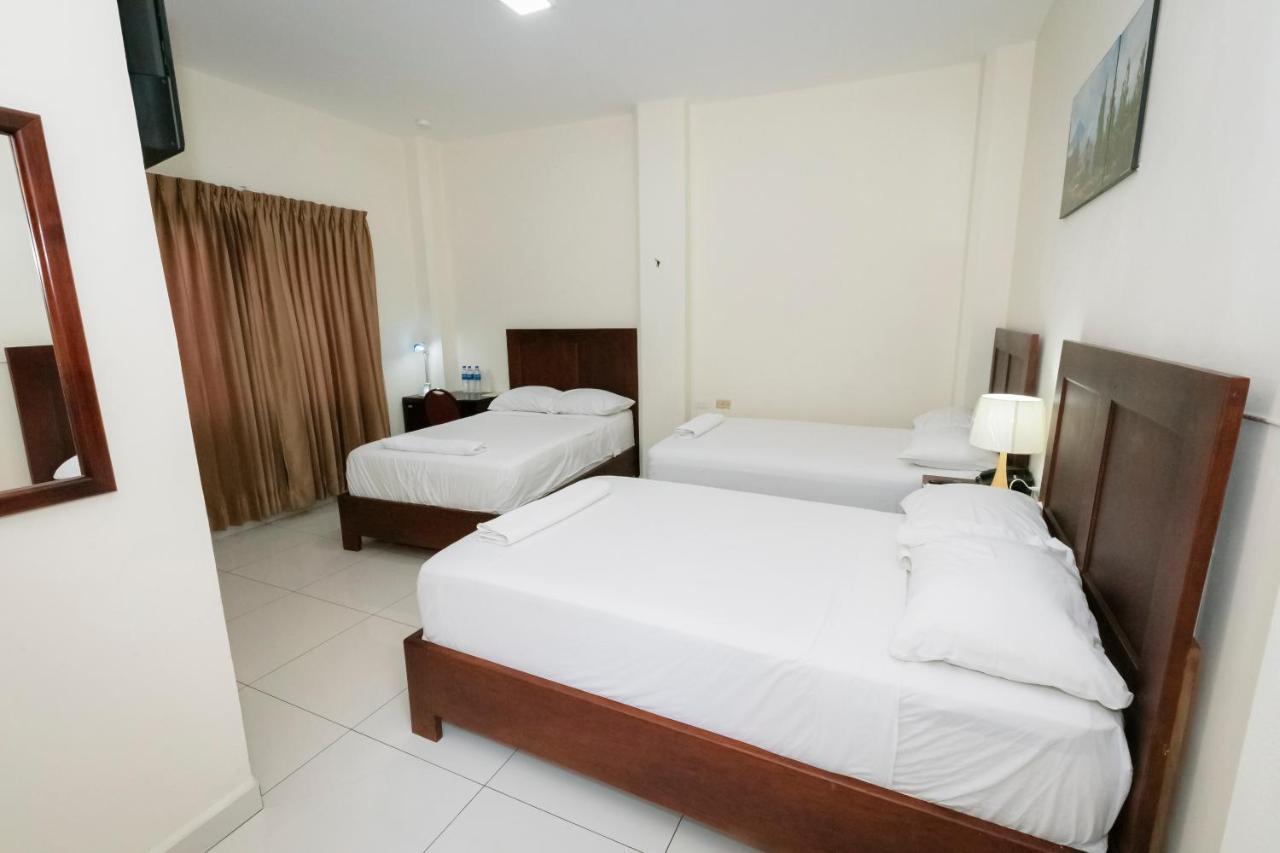 Hotel Mediterraneo Inn Santa Rosa de Lima Exteriér fotografie