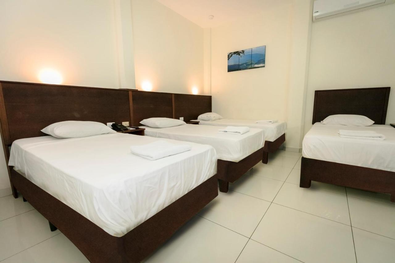 Hotel Mediterraneo Inn Santa Rosa de Lima Exteriér fotografie